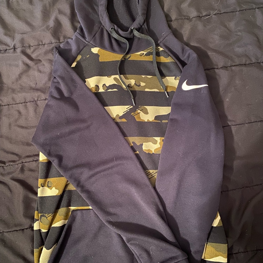 Nike - Mens Small - Camo Hoodie -